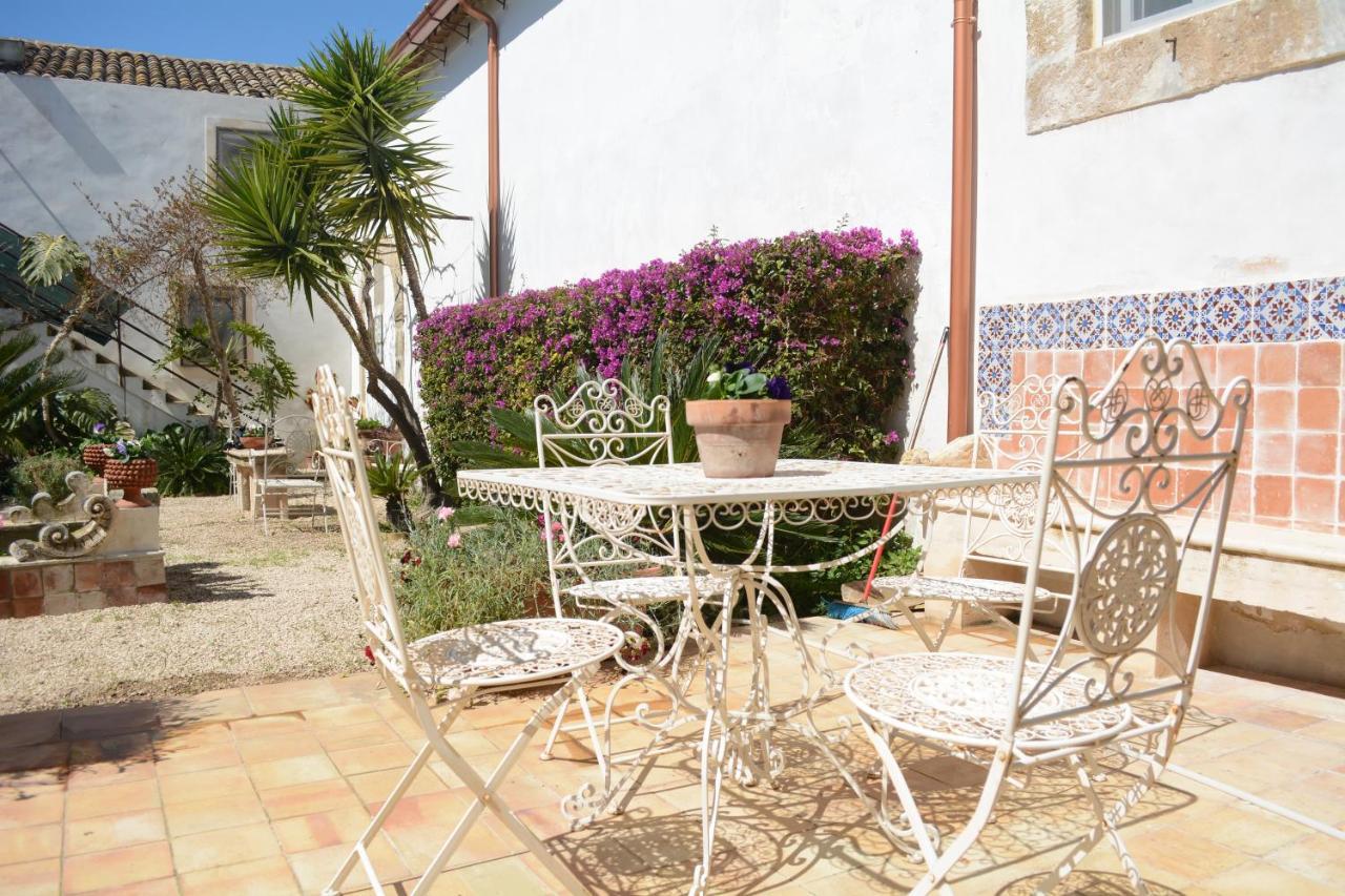 Bed and Breakfast Casale Rocca Fiorita Acate Exterior foto